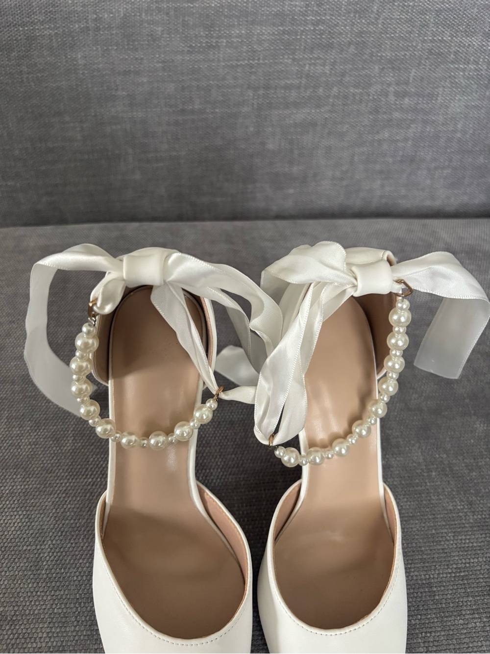 White Pointed-Toe Heels with Pearl beaded and ribbon tie - Picture 3 of 5